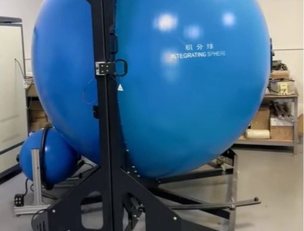 2 meter integrating sphere used for the LED color temperature and luminous flux test
